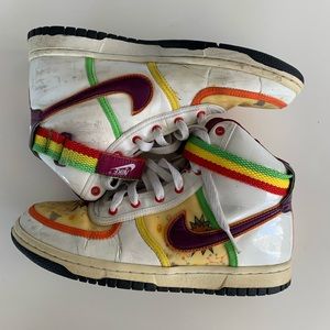 Nike Hightops green/yellow/red strap